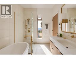 Primary Bedroom - 802 Rainbow Ridge Lane, Saanich, BC V8X0A6 Photo 10