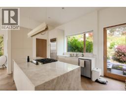 802 Rainbow Ridge Lane, Saanich, BC V8X0A6 Photo 27