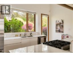 802 Rainbow Ridge Lane, Saanich, BC V8X0A6 Photo 28