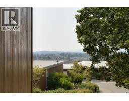 802 Rainbow Ridge Lane, Saanich, BC V8X0A6 Photo 39