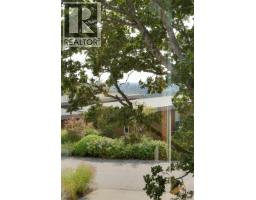 802 Rainbow Ridge Lane, Saanich, BC V8X0A6 Photo 41