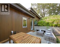 802 Rainbow Ridge Lane, Saanich, BC V8X0A6 Photo 43