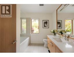 802 Rainbow Ridge Lane, Saanich, BC V8X0A6 Photo 52