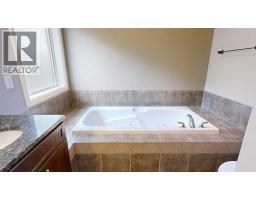 248 Sixmile Common  S, Lethbridge, AB T1K5S7 Photo 18