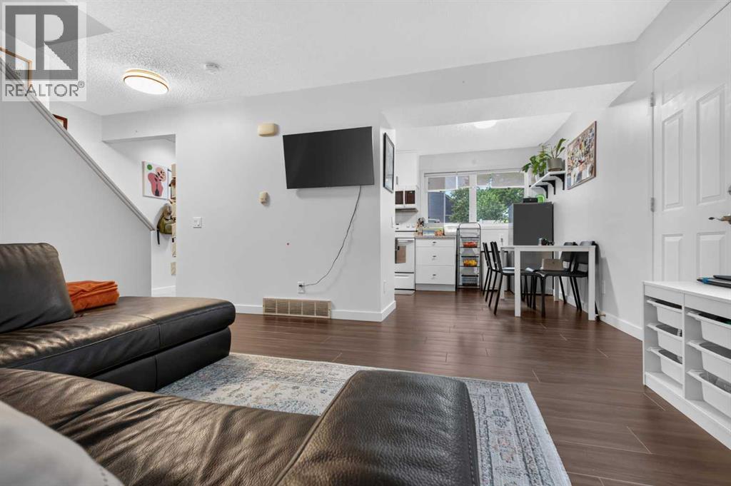 #442 406 Blackthorn Road NE - 7