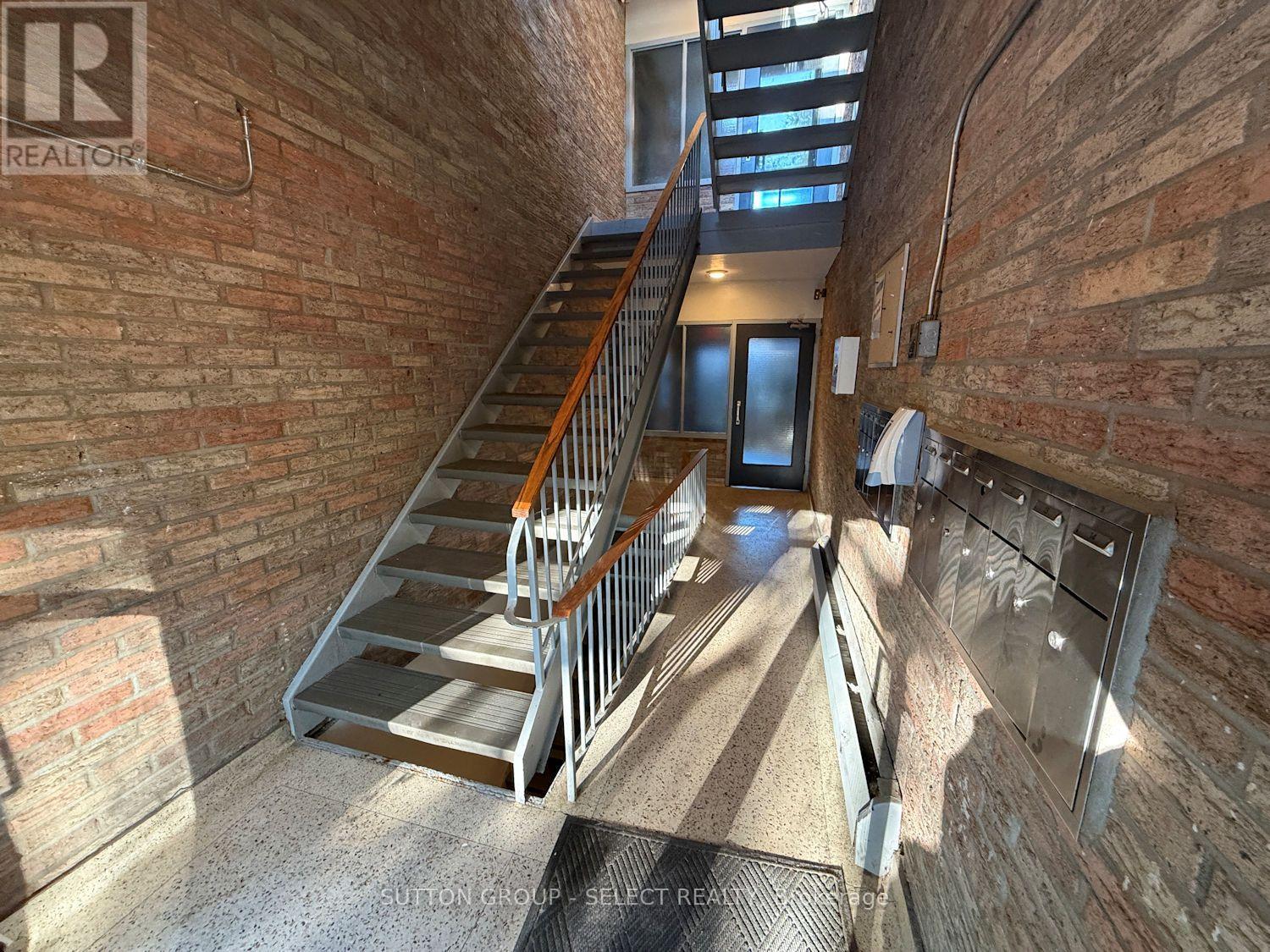 #12 675 Wonderland Road South, London South (South M), Ontario, N6K1M1, London South (South M), Ontario — photo 2 of 5