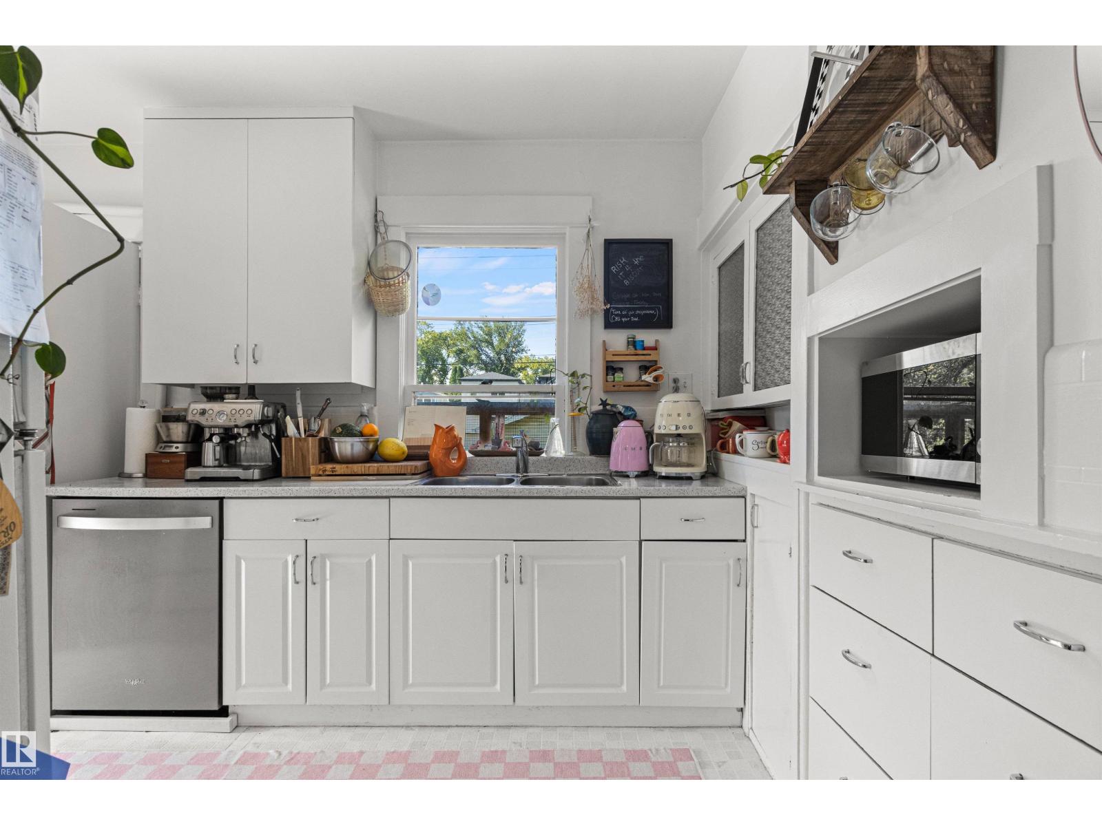 10966 128 ST NW - 15