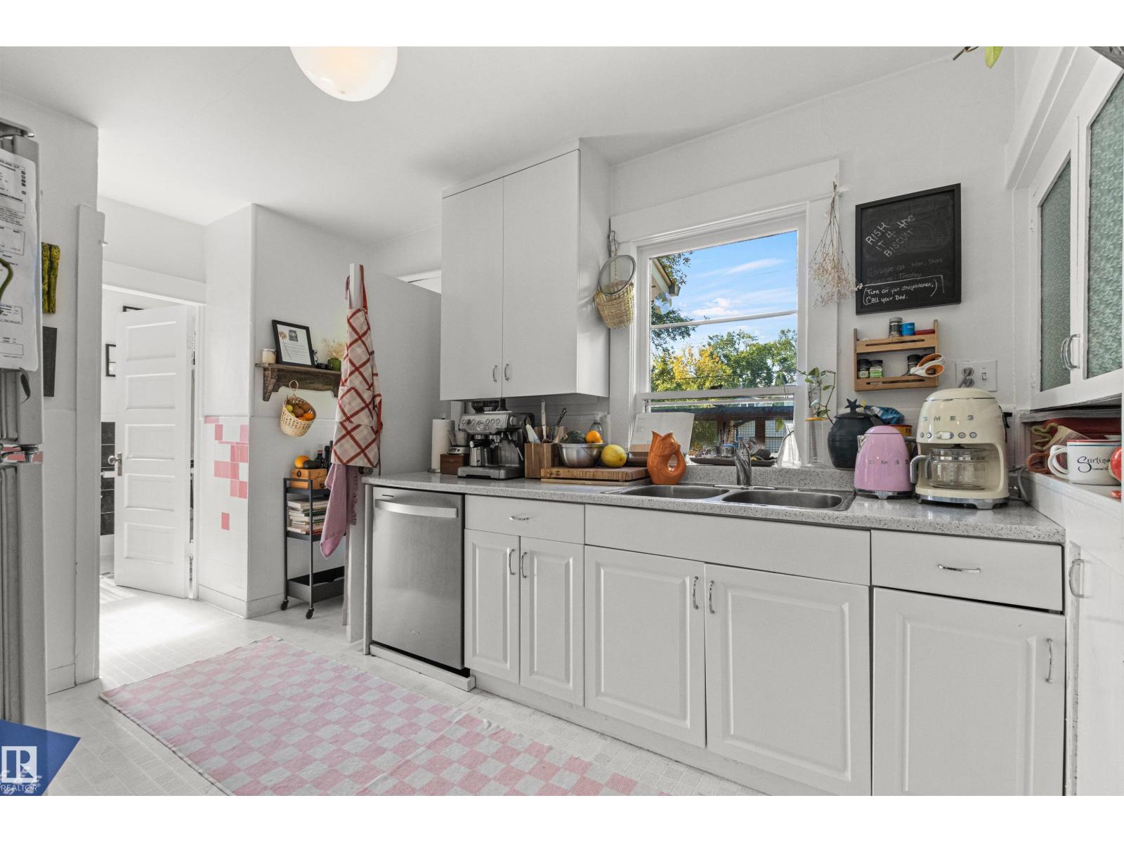 10966 128 ST NW - 16