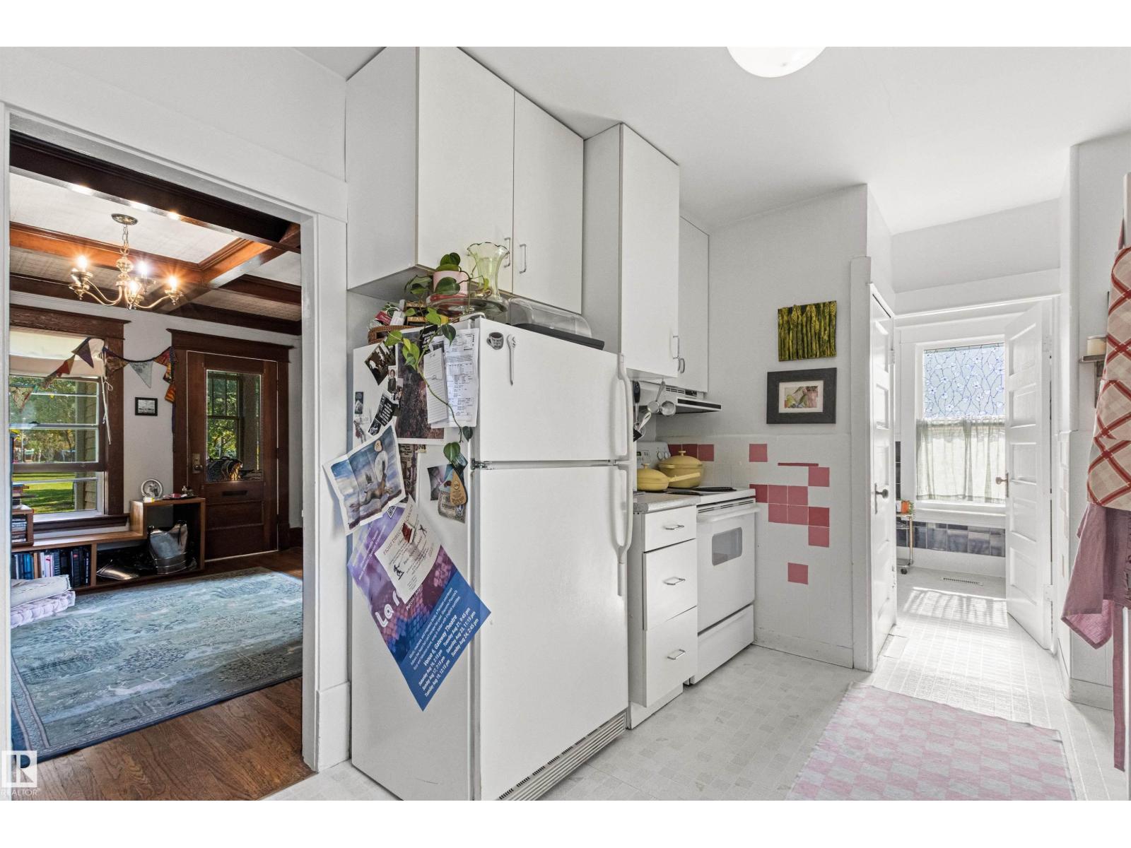 10966 128 ST NW - 17