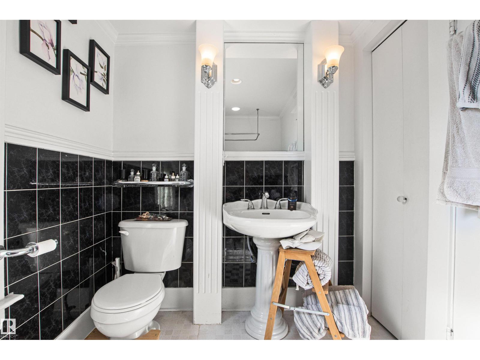 10966 128 ST NW - 23