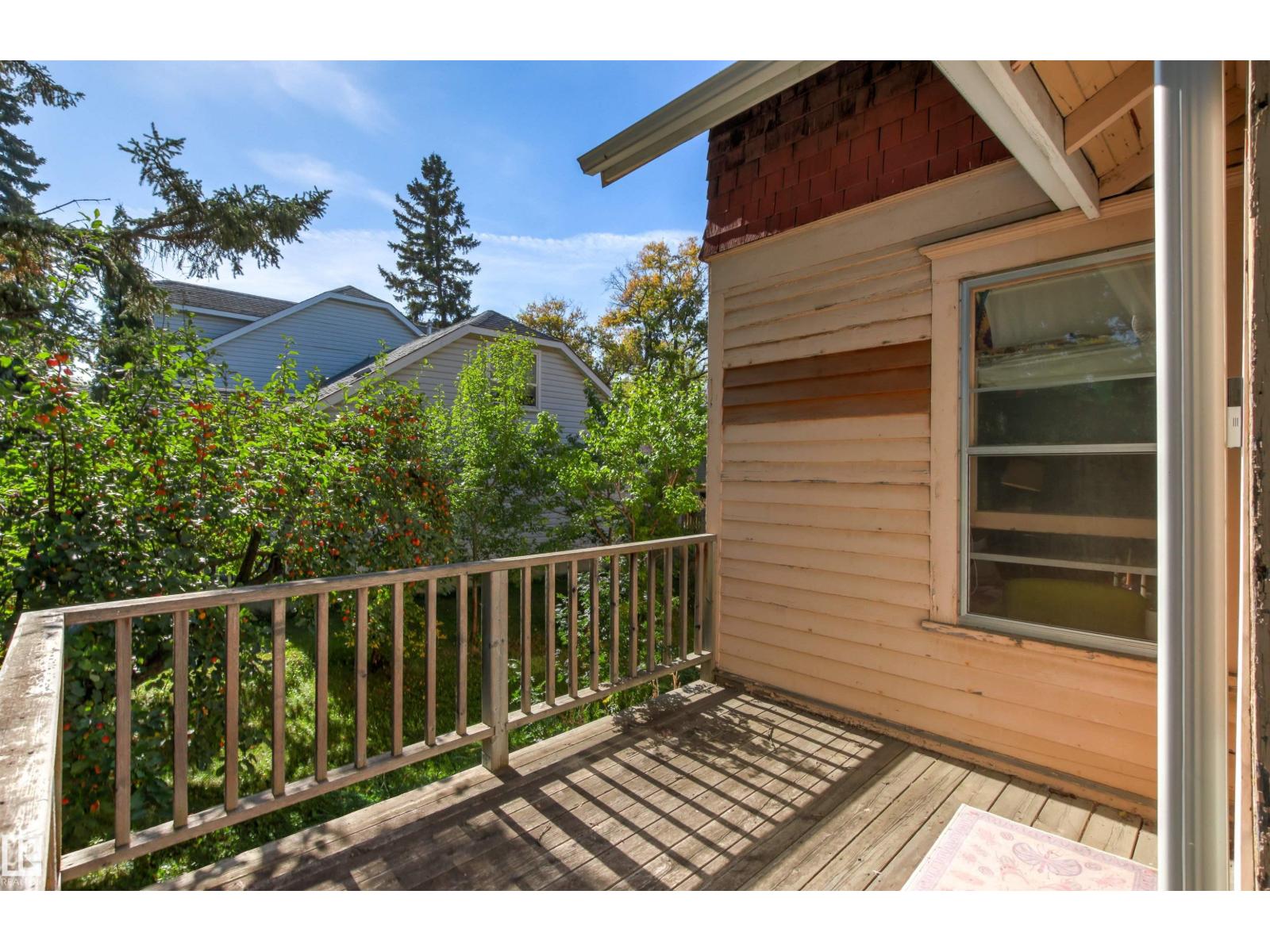 10966 128 ST NW - 3