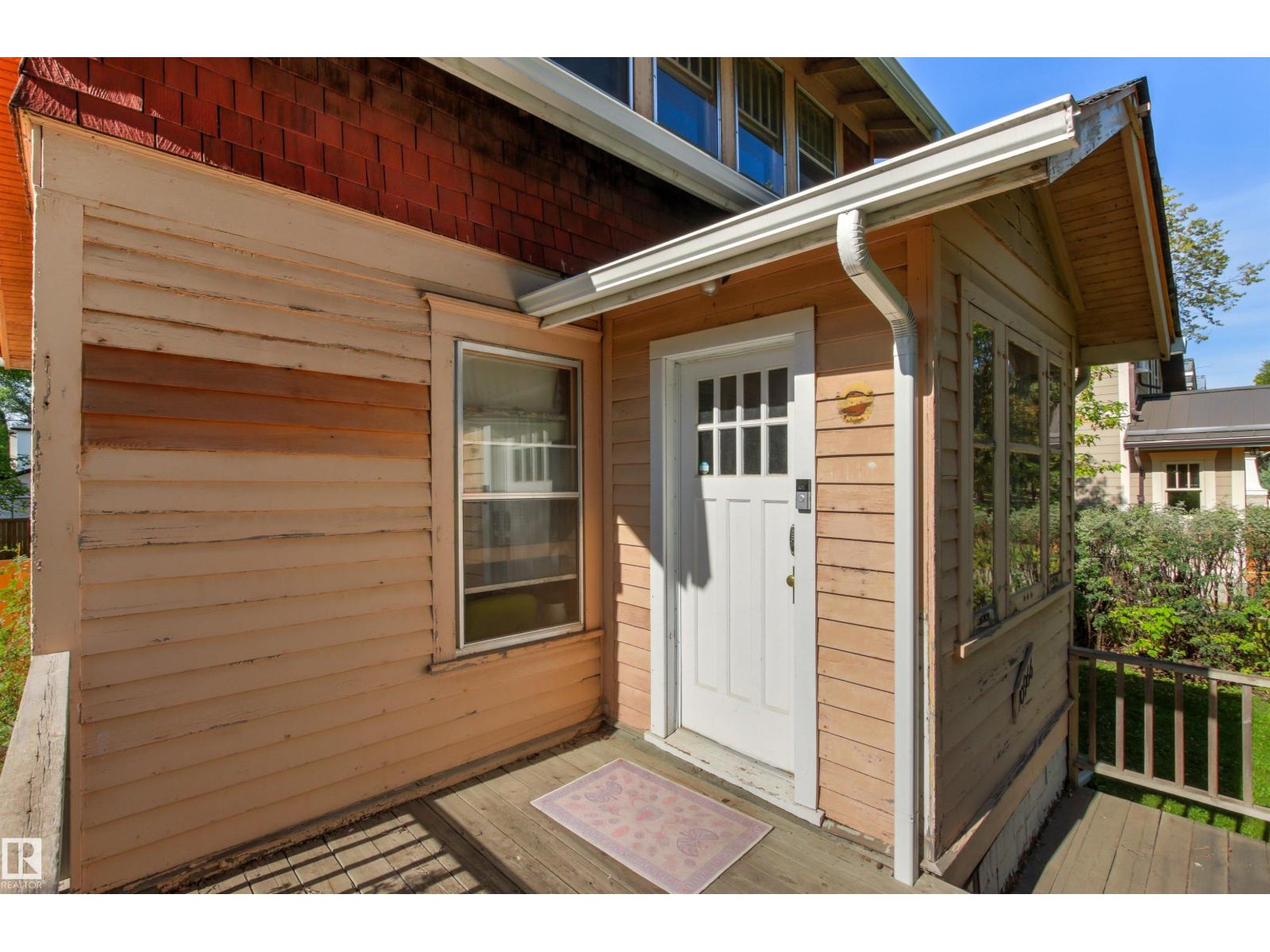 10966 128 ST NW - 4