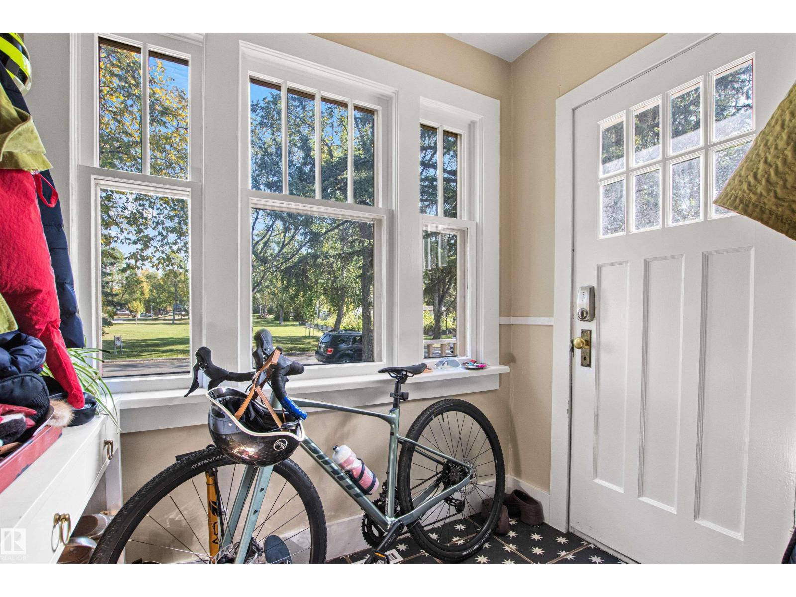 10966 128 ST NW - 5