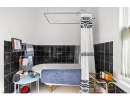 10966 128 St Nw, Edmonton, AB T5M0W4 Photo 22
