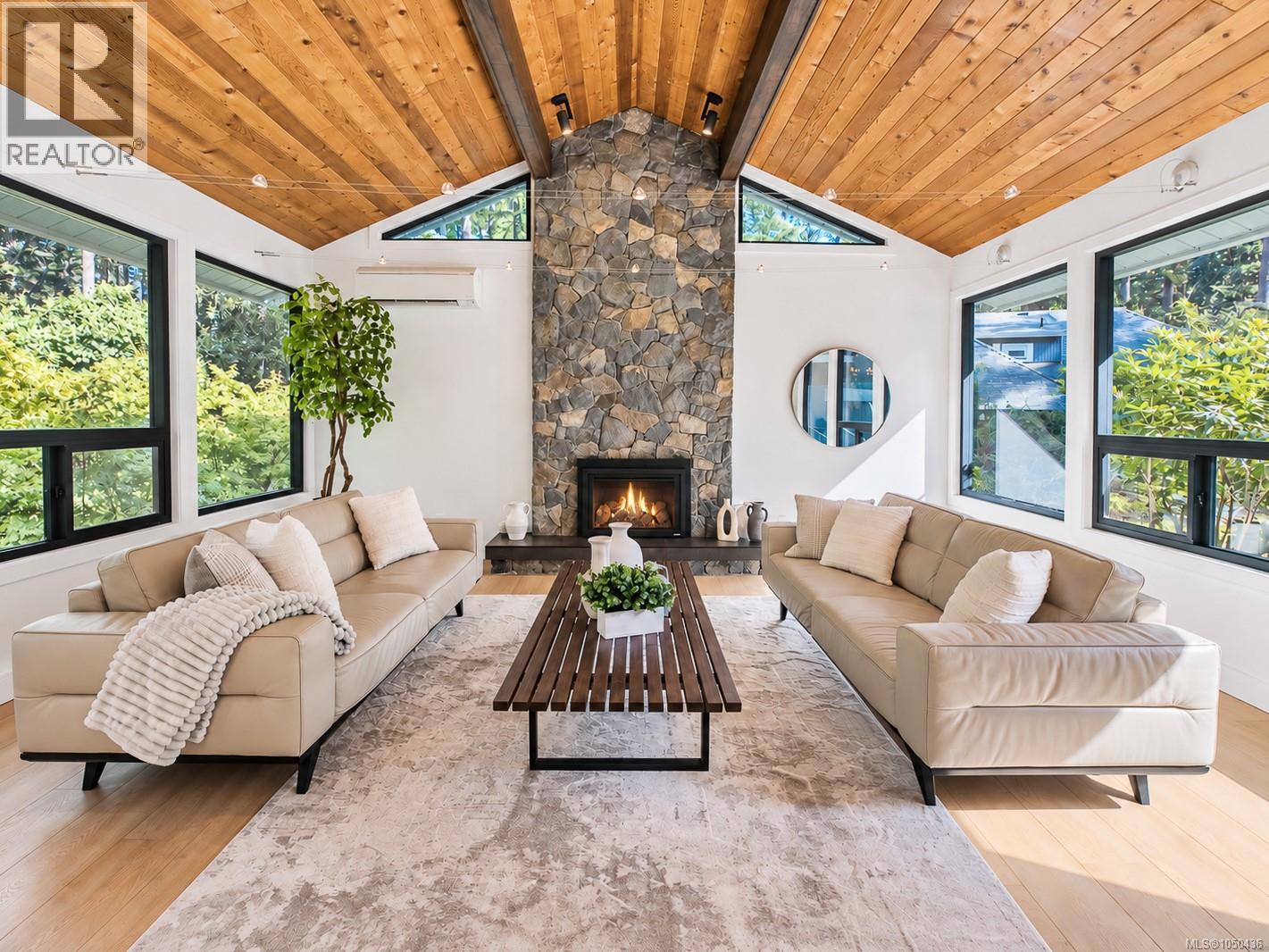  973 Wagonwood Place, Saanich