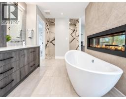 973 Wagonwood Pl, Saanich, BC V8X4M1 Photo 24