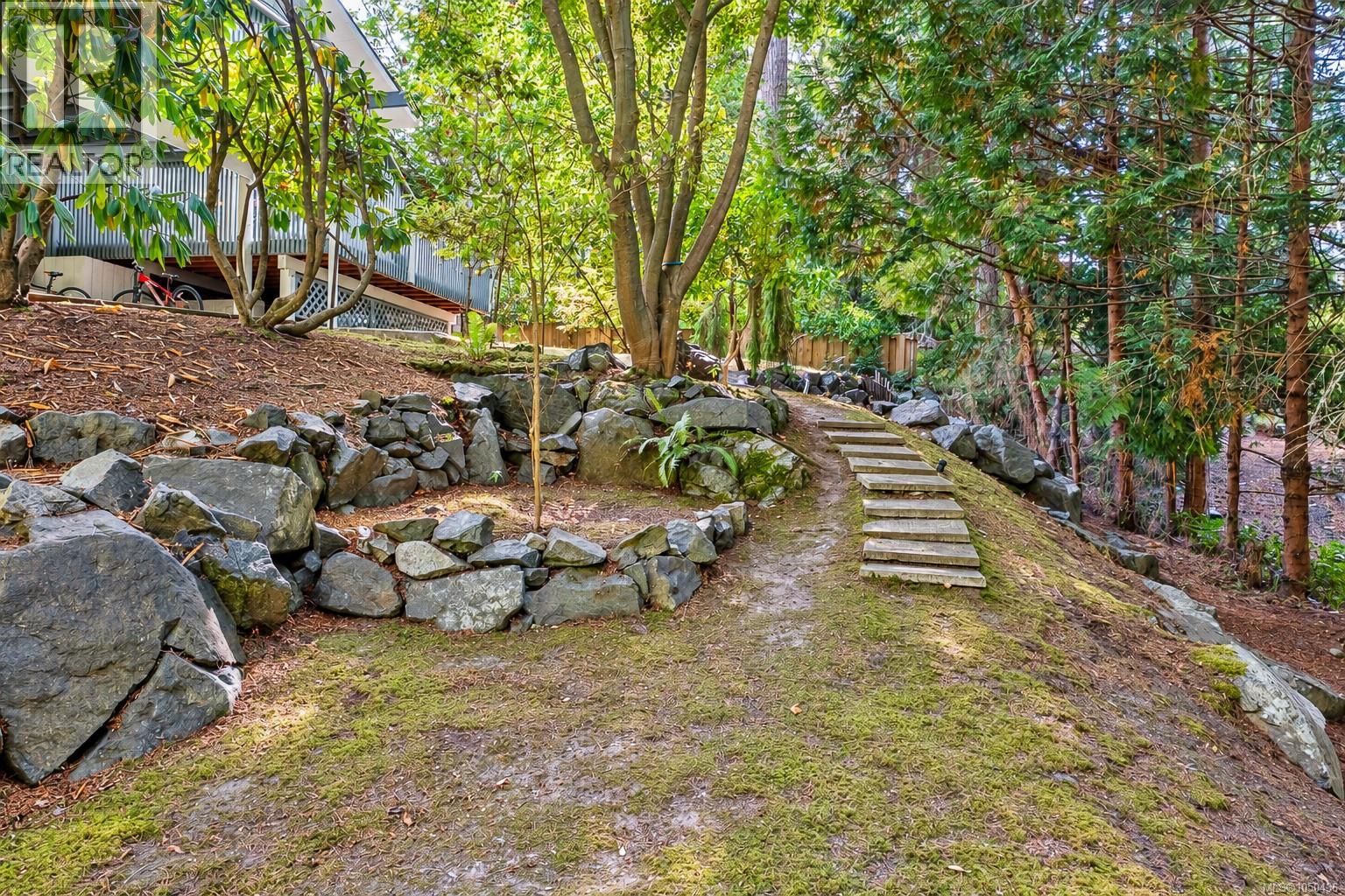  973 Wagonwood Place, Saanich