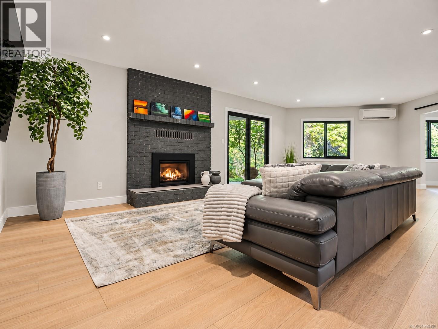  973 Wagonwood Place, Saanich