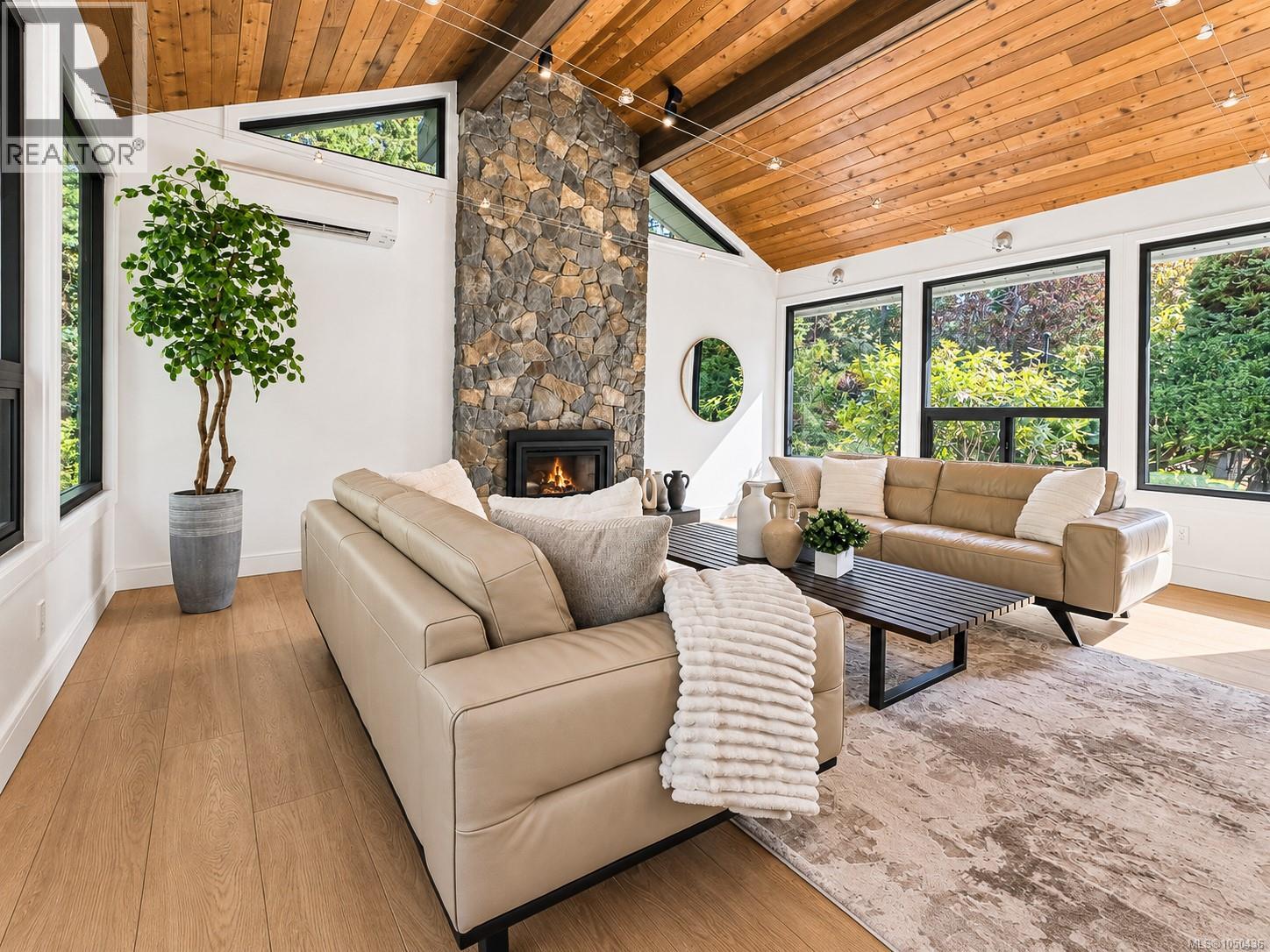  973 Wagonwood Place, Saanich