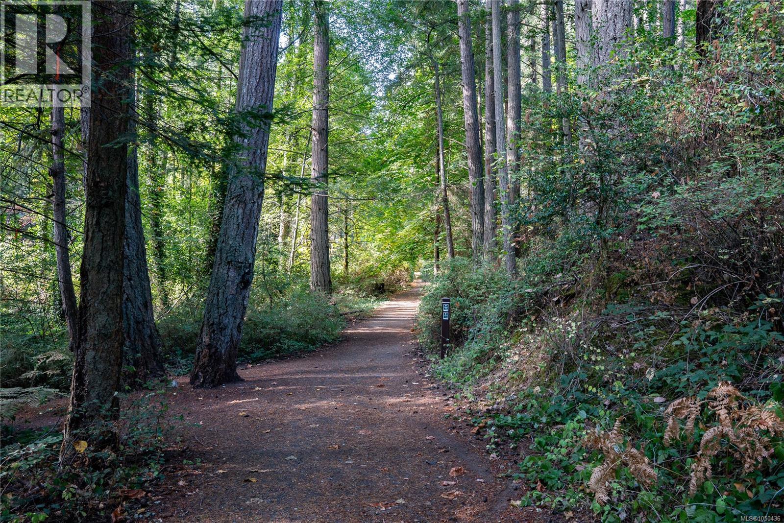 973 Wagonwood Place, Saanich