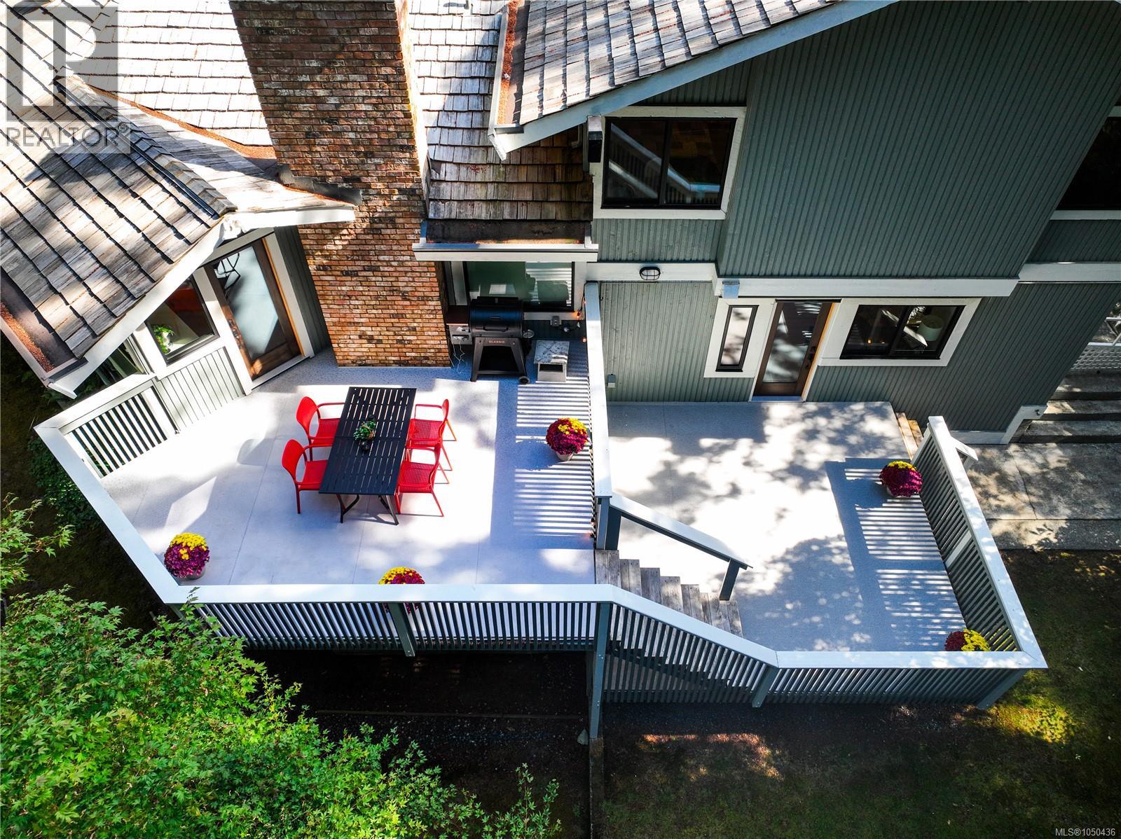  973 Wagonwood Place, Saanich