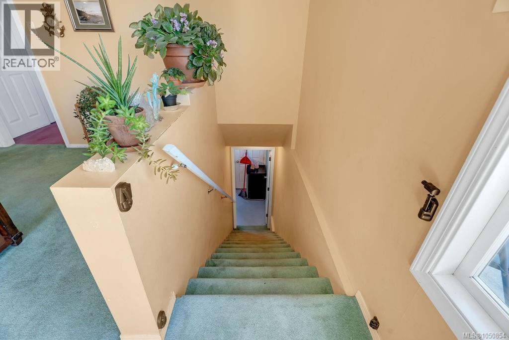 275 Bayview Ave - 29