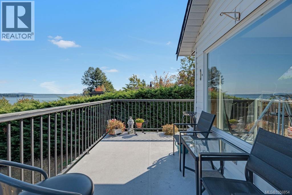 275 Bayview Ave - 26