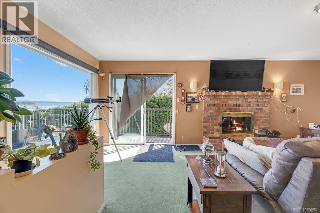275 Bayview Ave - 64