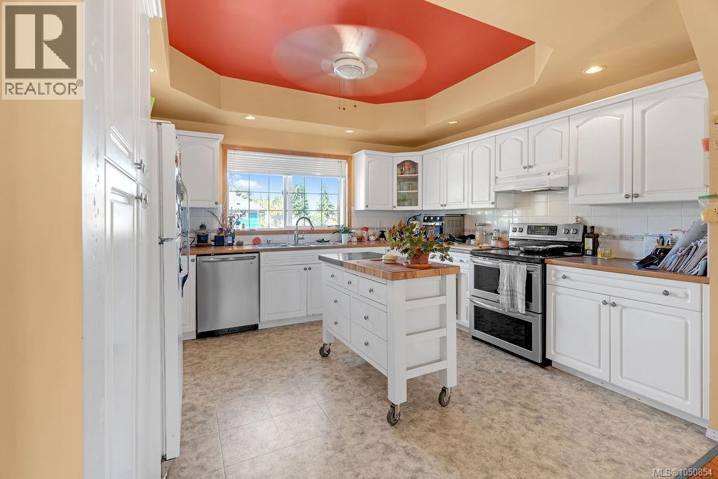 275 Bayview Ave - 3