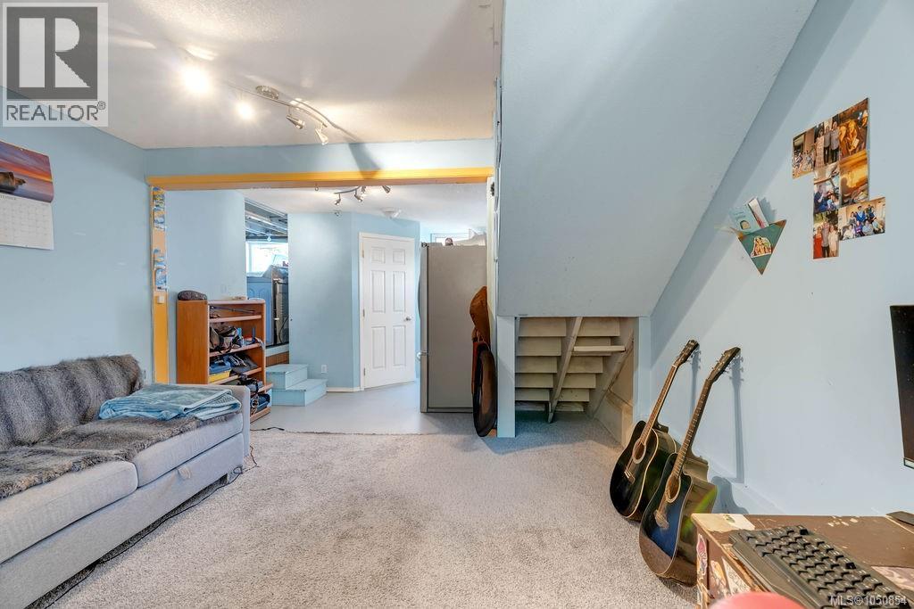 275 Bayview Ave - Image 69
