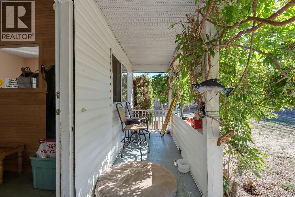 275 Bayview Ave - Image 50