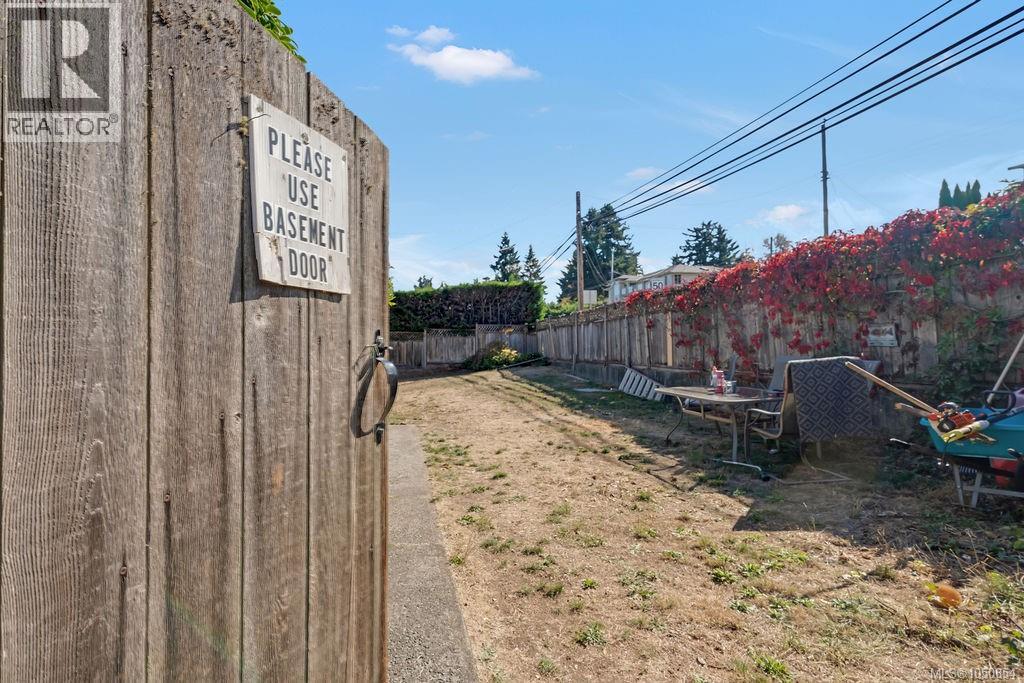 275 Bayview Ave - Image 54