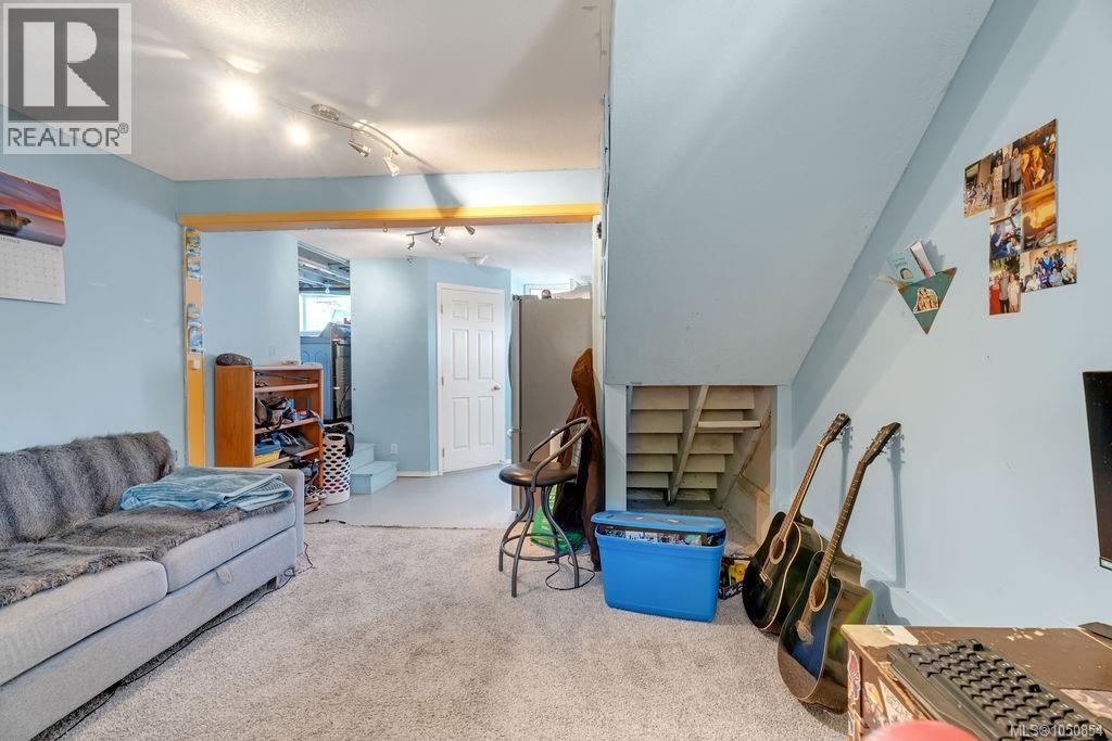 275 Bayview Ave - 32