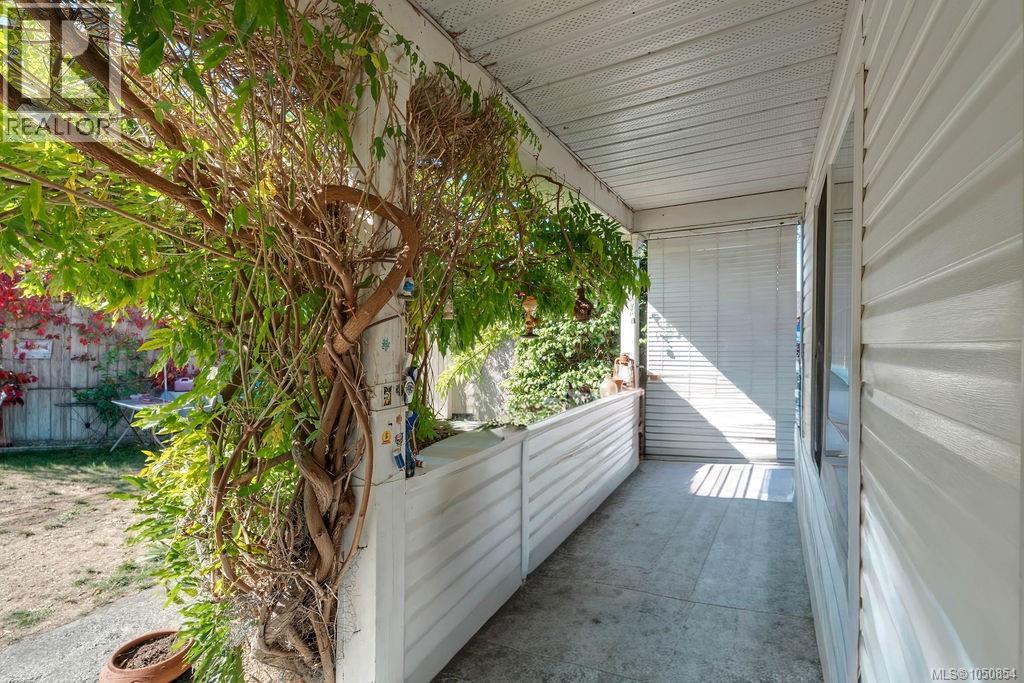 275 Bayview Ave - 84