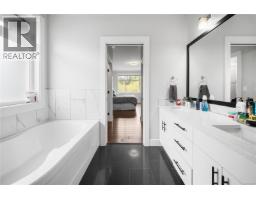 Primary Bedroom - 5848 Linyard Rd, Nanaimo, BC V9T0G6 Photo 18
