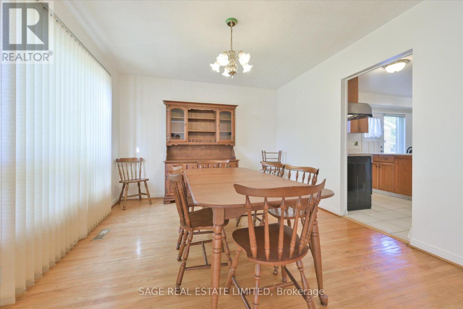 34 CRAKETTS AVENUE - 17