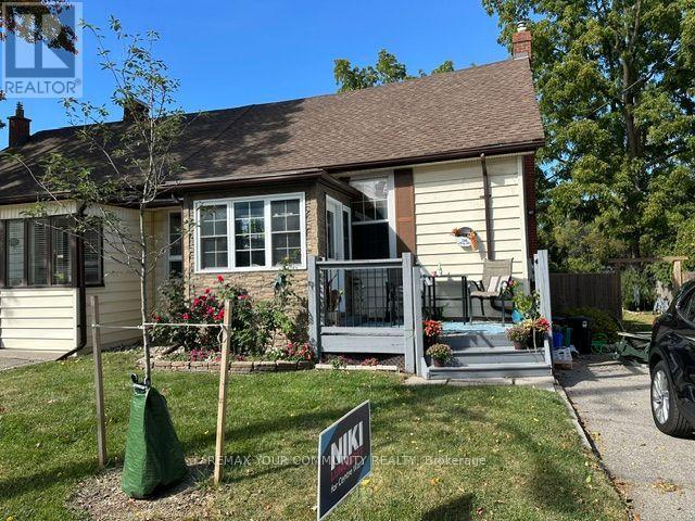318 MARY STREET W