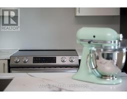 207 - 10 Dunsheath Way, Markham, ON L6B1N3 Photo 11
