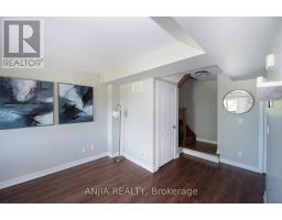 207 - 10 Dunsheath Way, Markham, ON L6B1N3 Photo 8