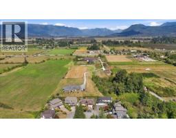 12461 Meadow Brook Place, Maple Ridge, BC V4R2H6 Photo 31