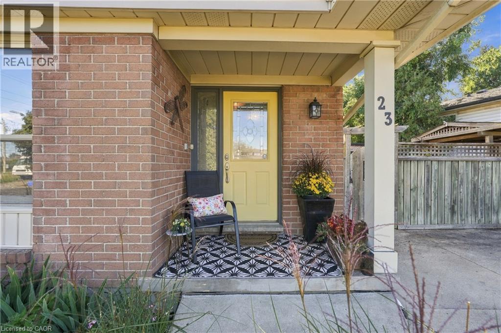 23 AUTUMN Place, St. Catharines, Ontario, L2P3W3, St. Catharines, Ontario — photo 3 of 5
