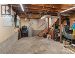 1556 Gladstone Ave, Victoria, BC V8R1S5 Photo 36