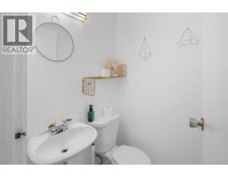 Ensuite - 1556 Gladstone Ave, Victoria, BC V8R1S5 Photo 8