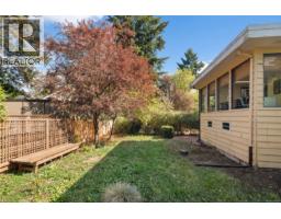 1556 Gladstone Ave, Victoria, BC V8R1S5 Photo 33