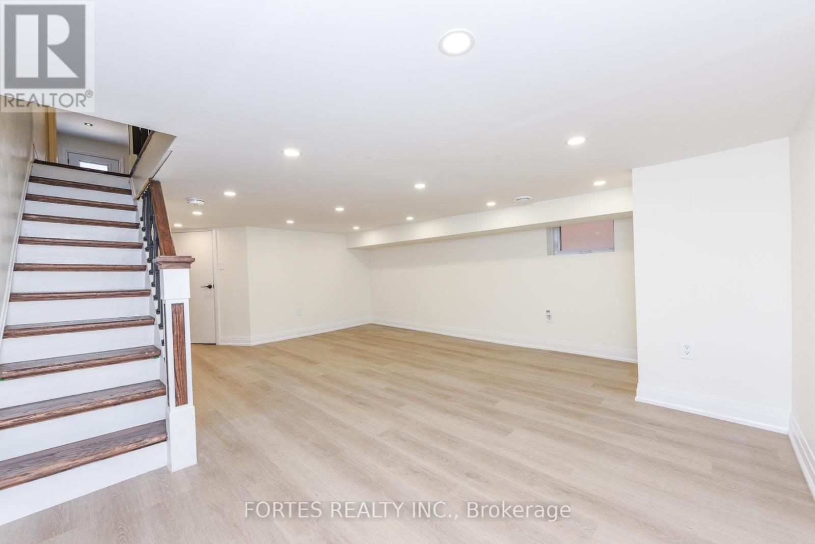 285 GILBERT AVENUE - Image 26