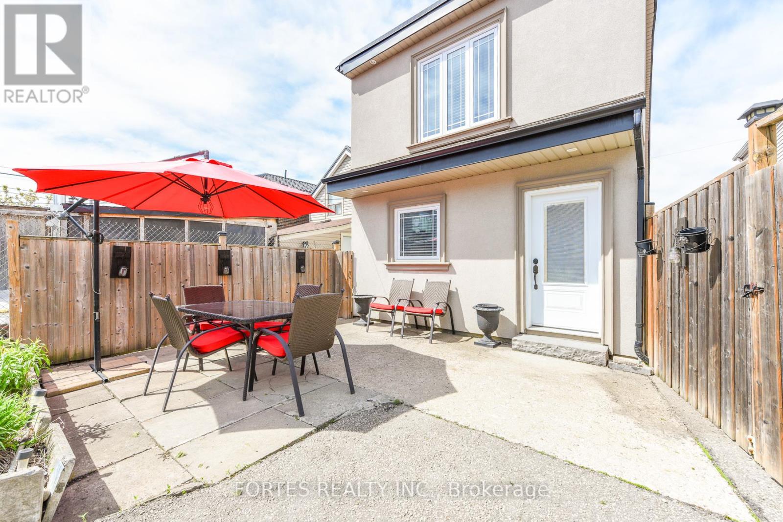 285 GILBERT AVENUE - Image 38