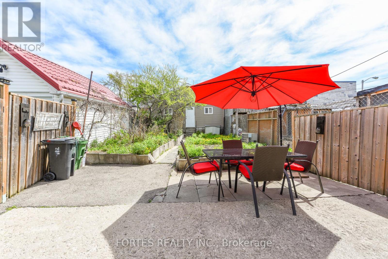 285 GILBERT AVENUE - Image 39