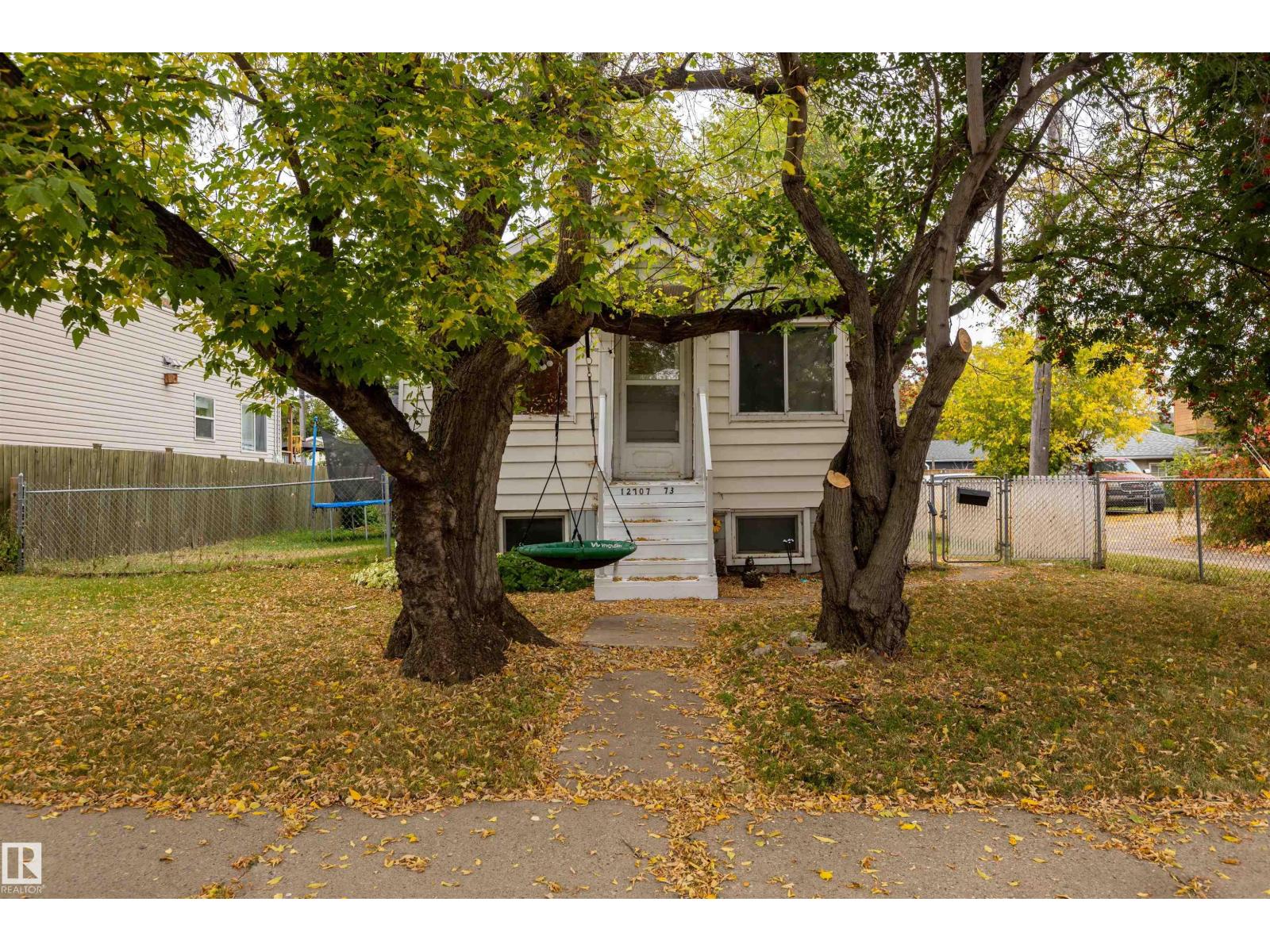 12707 73 ST NW - 27