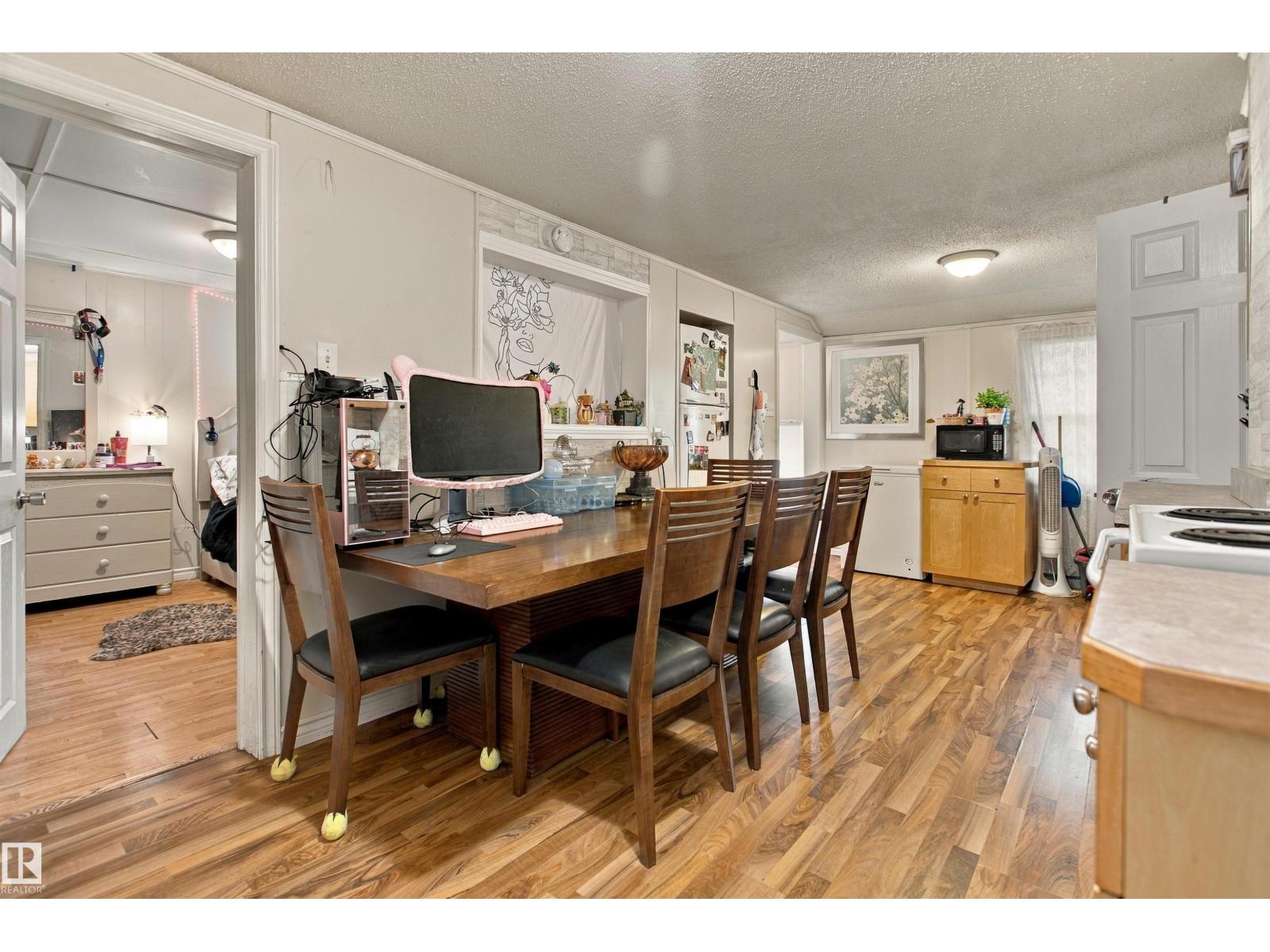 12707 73 ST NW - 8