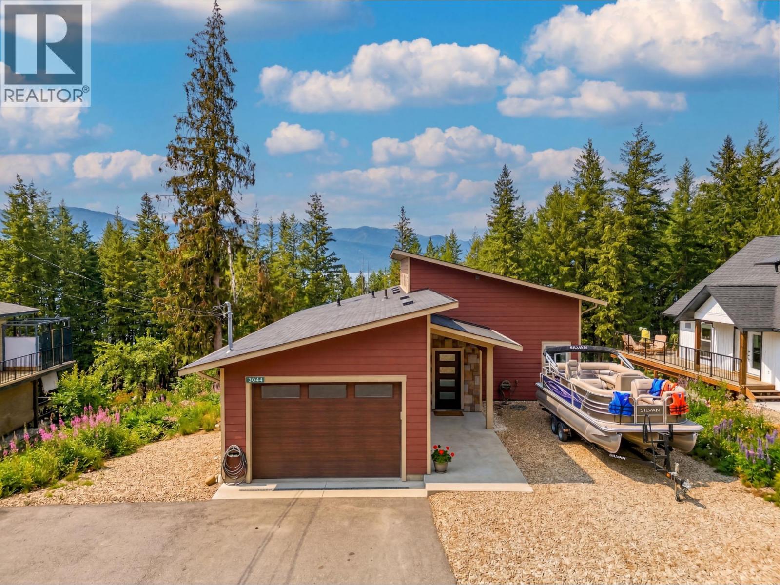 3044 Cedar Drive, Blind Bay, British Columbia, V0E2W2, Blind Bay, British Columbia — photo 1 of 5